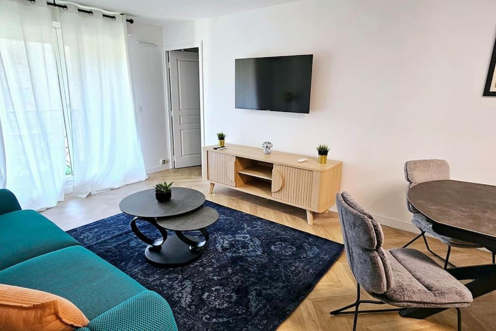 Appartement L'elegant 3p, 2ch, 2sdb, Clim, Wifi Gratuit, Parking Prive